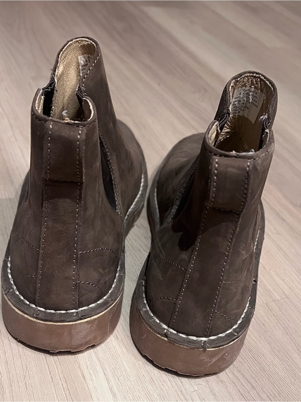Women’s LL Bean Brown Slip-On Chelsea Boots - Picture 4 of 5